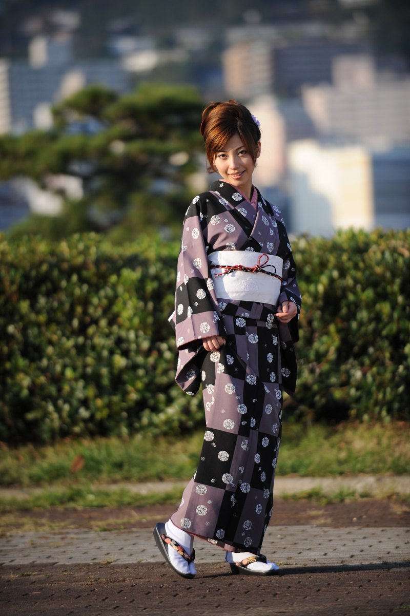 Людмила, 24 года, 4 размер груди